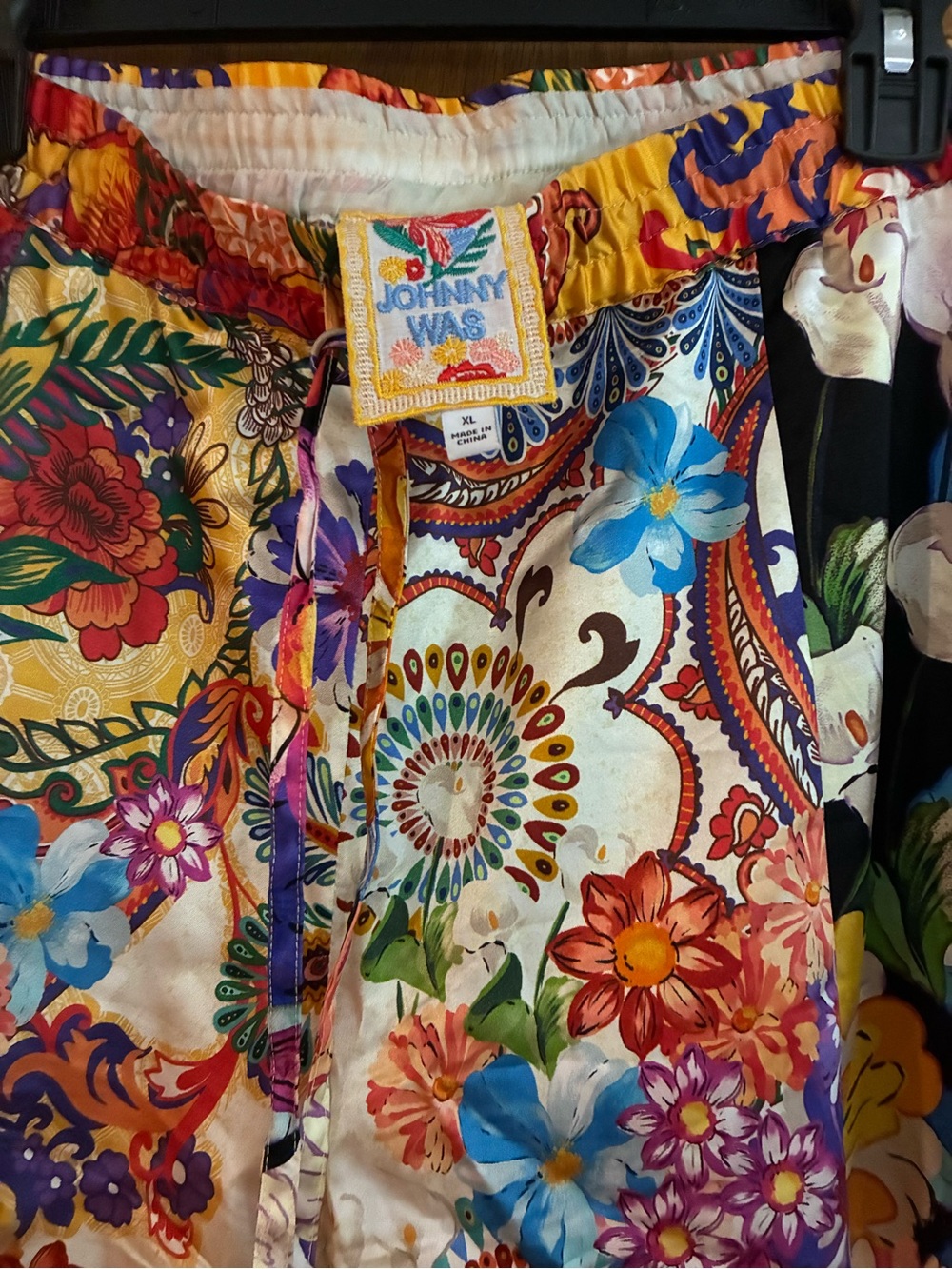 Johnny was silk joggers - Picture 2 of 3